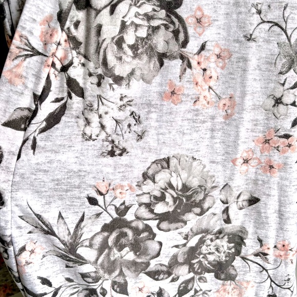 Short Floral Robe - Picture 5 of 6